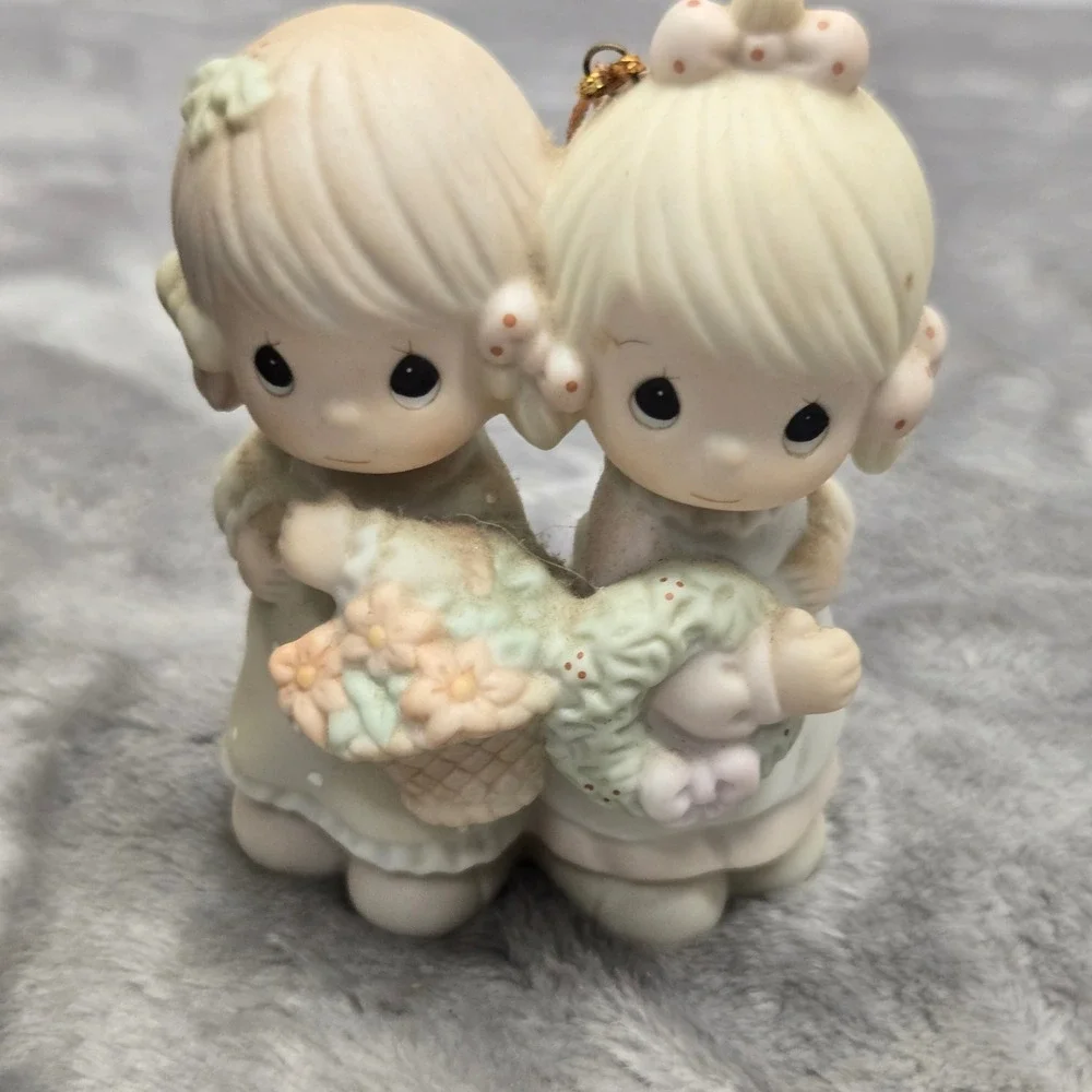 Precious Moments precious moments